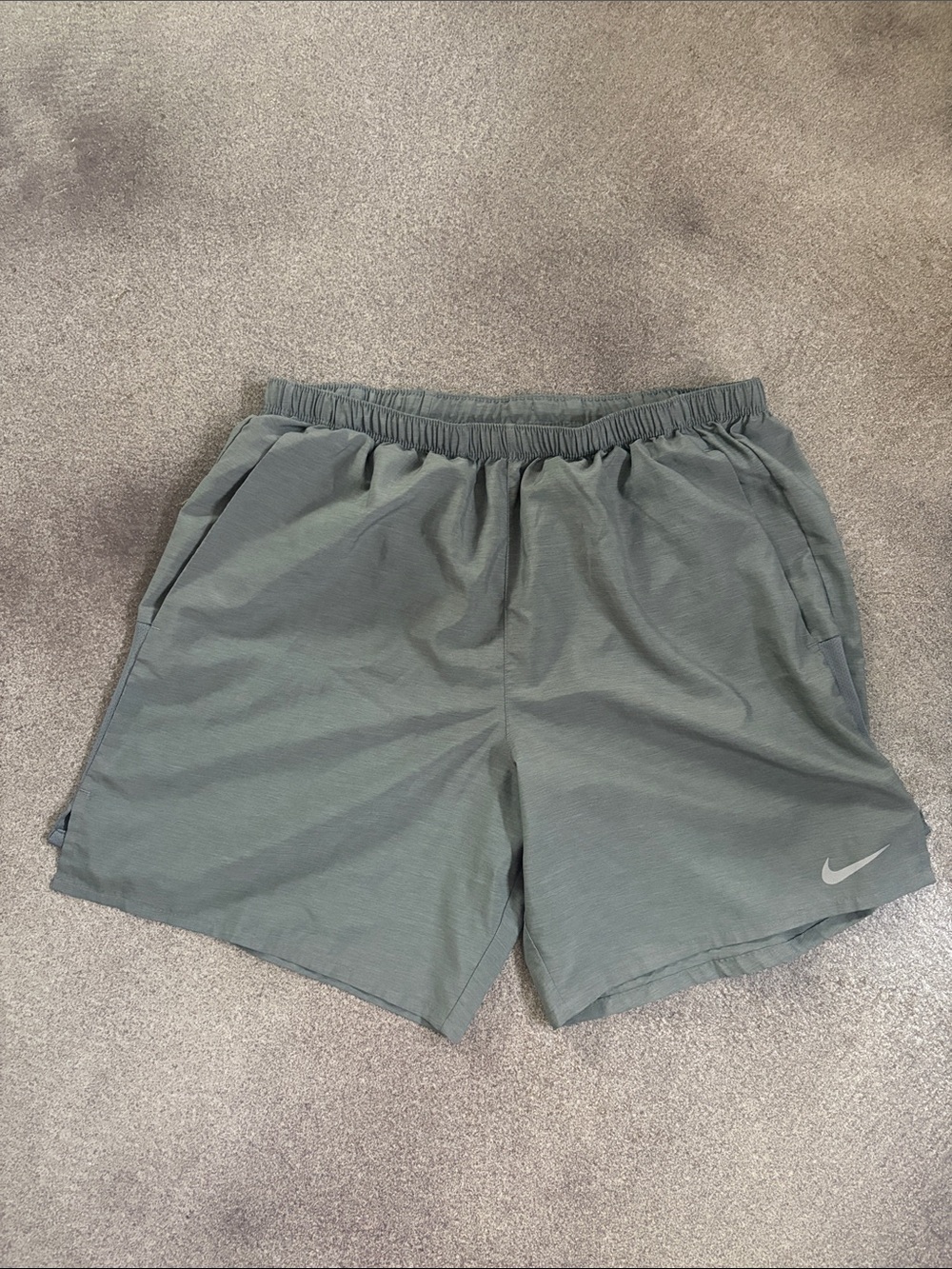 Men’s Nike Challenger shorts (s)